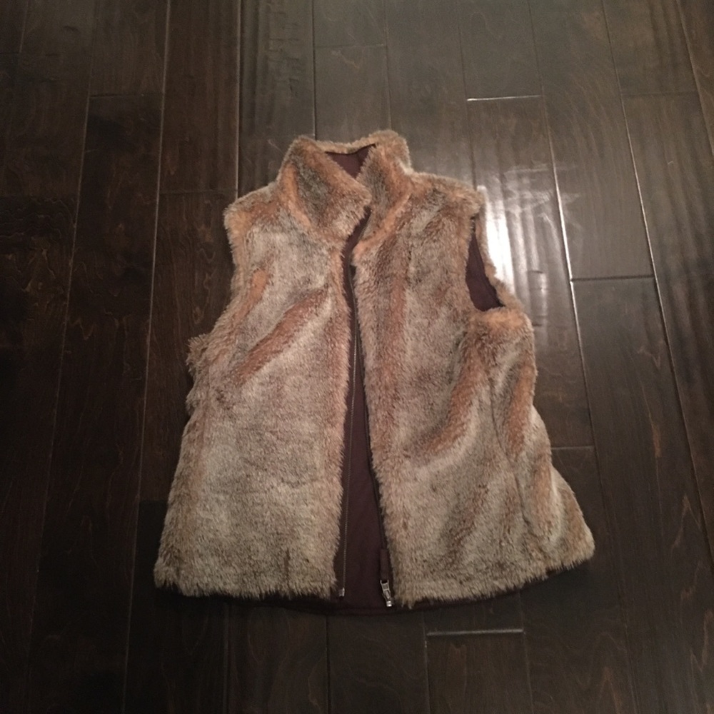 Gap faux fur reversible vest